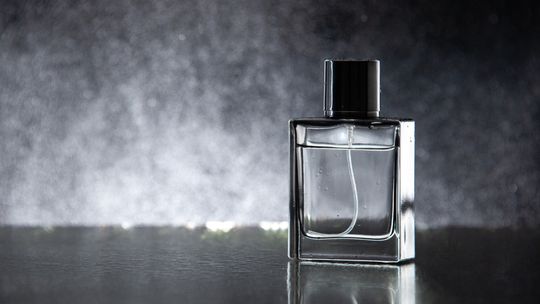 Perfumy damskie Flow Perfumes – sekret trwałych i zmysłowych zapachów dostępnych na każdą kieszeń