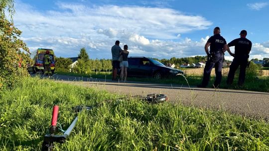 Wypadek 15-latki na hulajnodze elektrycznej. Dziewczyna bez kasku trafiła do szpitala śmigłowcem