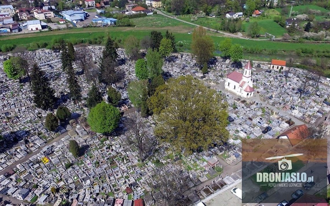 Wszystkich Świętych – organizacja ruchu i utrzymanie cmentarzy komunalnych w Jaśle
