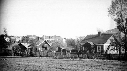 Widok domów mieszkalnych. Źródło: Narodowe Archiwum Cyfrowe. Lata: 1932